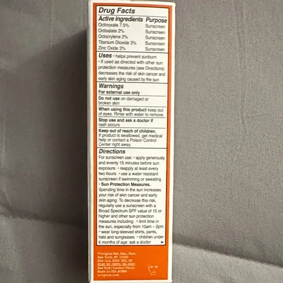 Origins GinZing SPF 40 Moisturizer in Vibrant Orange - Picture 2 of 4
